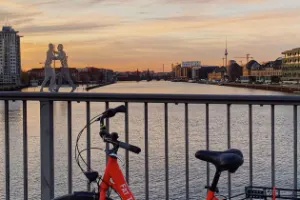 Ultimate E-Bike Tour of Berlin with Beer Garden Stop