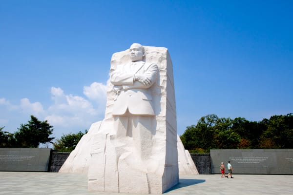 MONUMENTS & MEMORIALS BIKE TOUR