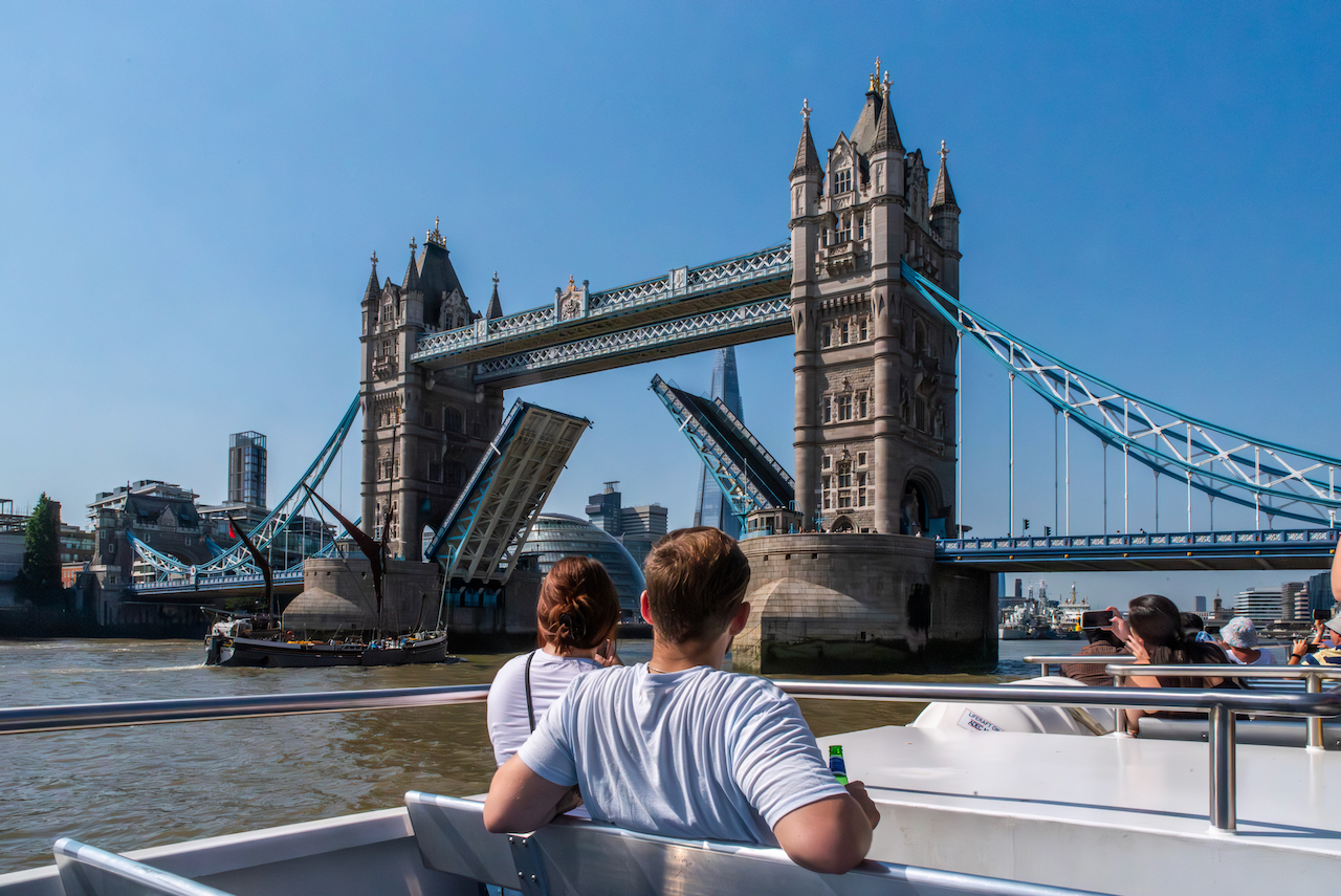 Westminster to Tower Bridge (Butler's Wharf) – Image 1 | WeShare