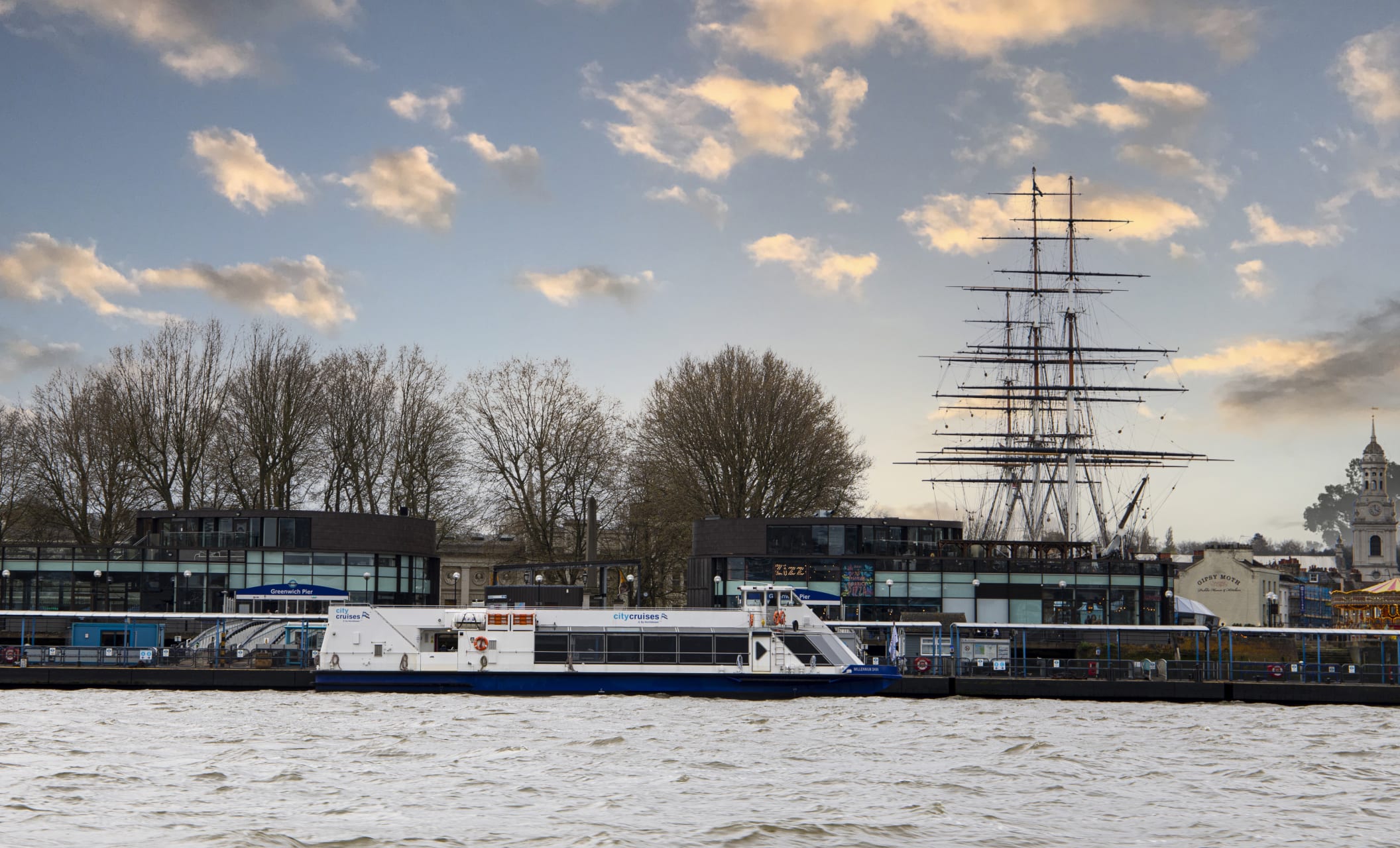 Sightseeing Cruise Flexible Tickets by City Cruises – Image 3 | WeShare