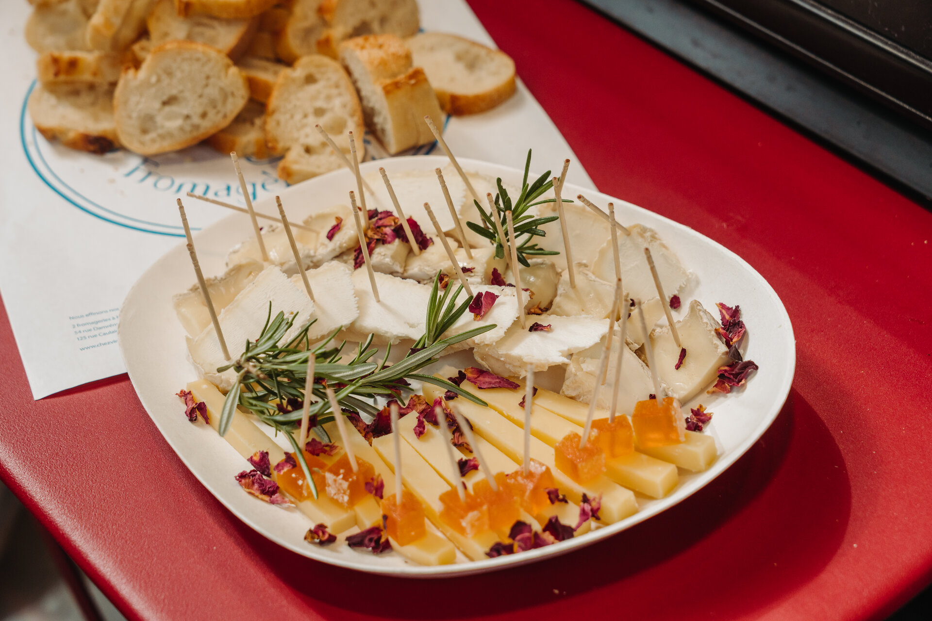 Montmartre Like a Local: Paris Food Tour in Semi-Private Group - Alloggi in Parigi