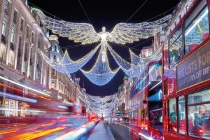 London Christmas Lights Bus Tour With Live Guide