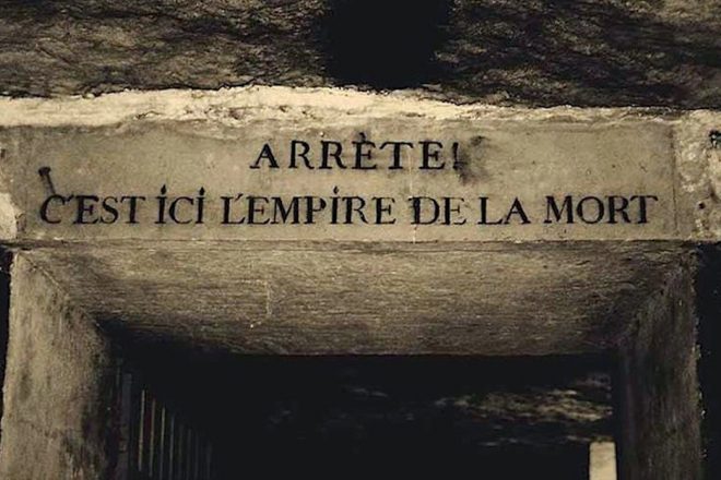 Catacombs Skip the Line Guided Tour in Small Group - Alojamientos en Paris