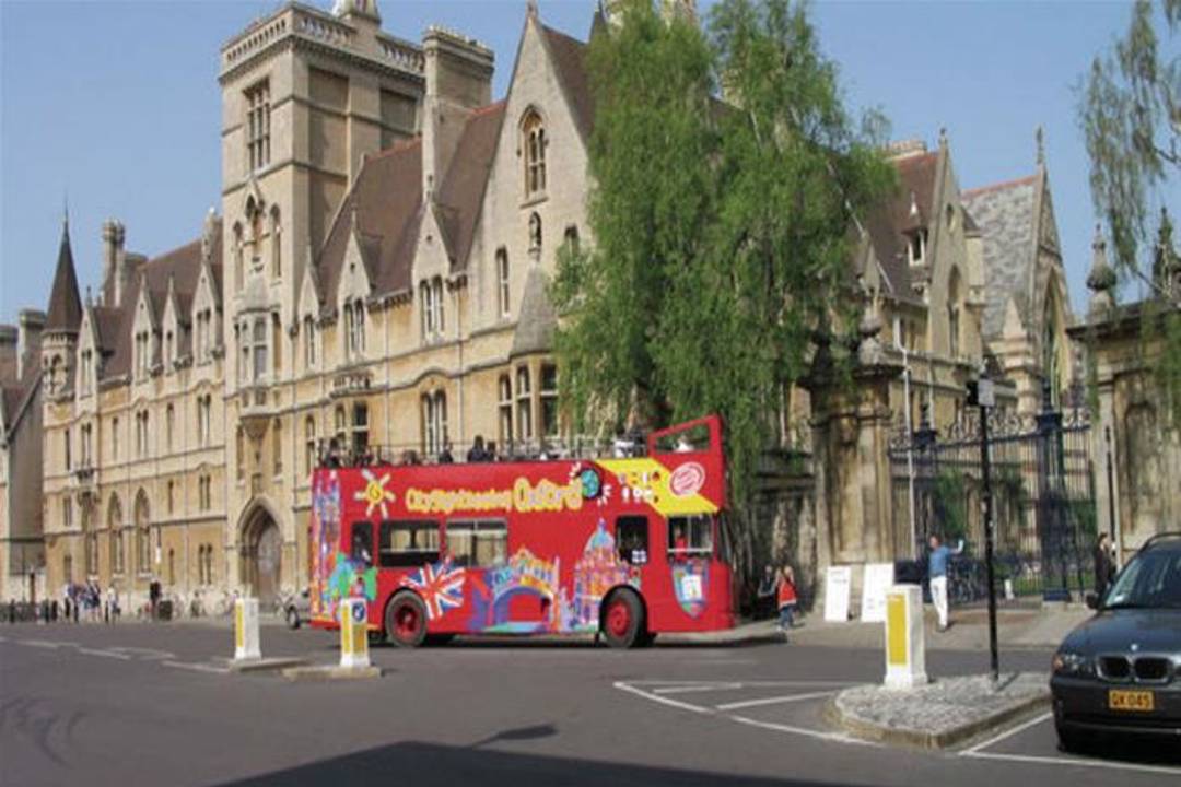 Day Trip to Oxford by Rail with Open Top Bus Tour – Image 2 | WeShare