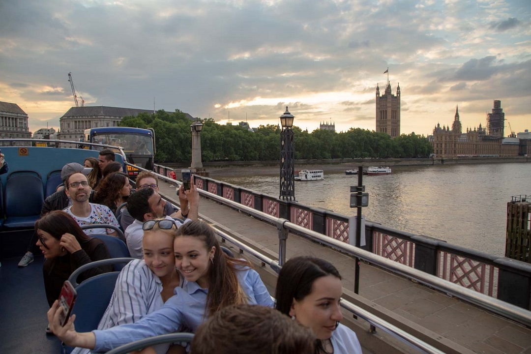 Taylor Swift Inspired Singalong London By Night Bus Tour – Image 3 | WeShare