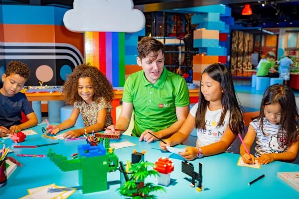 Creative Club at the LEGO® Discovery Center Boston