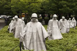 DC Highlights & Washington Monument Bus Tour