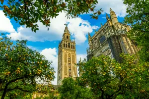 Sevilla: Tour Privado con Entrada Prioritaria a la Catedral, Giralda & Real Alcázar