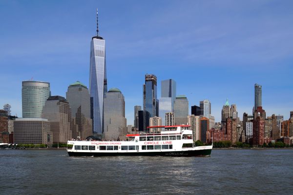 Circle line cruise in front of the freedom tower