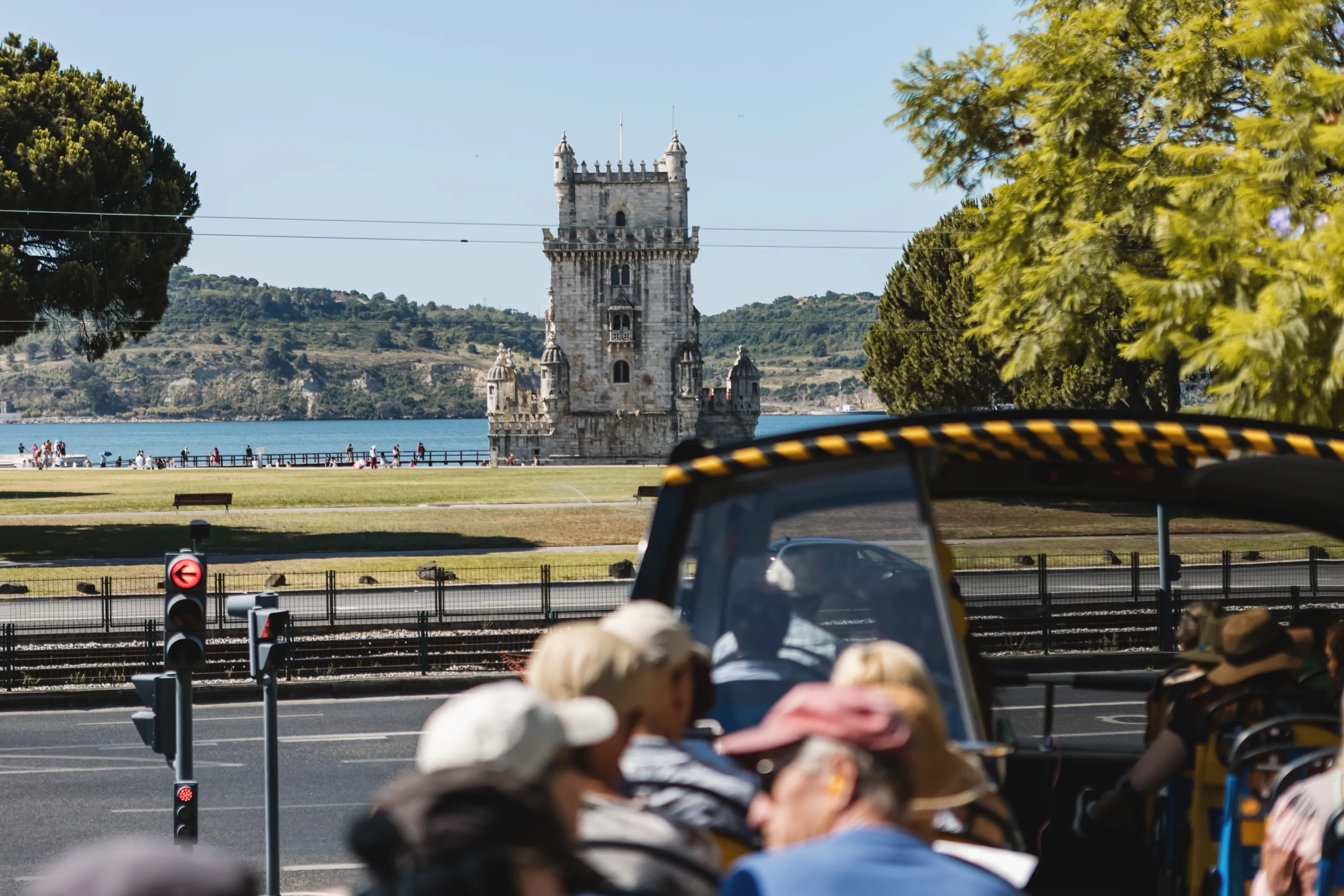 Belém_Lisbon_Bus_Tour_-_Torre_de_Belém_uigkdb