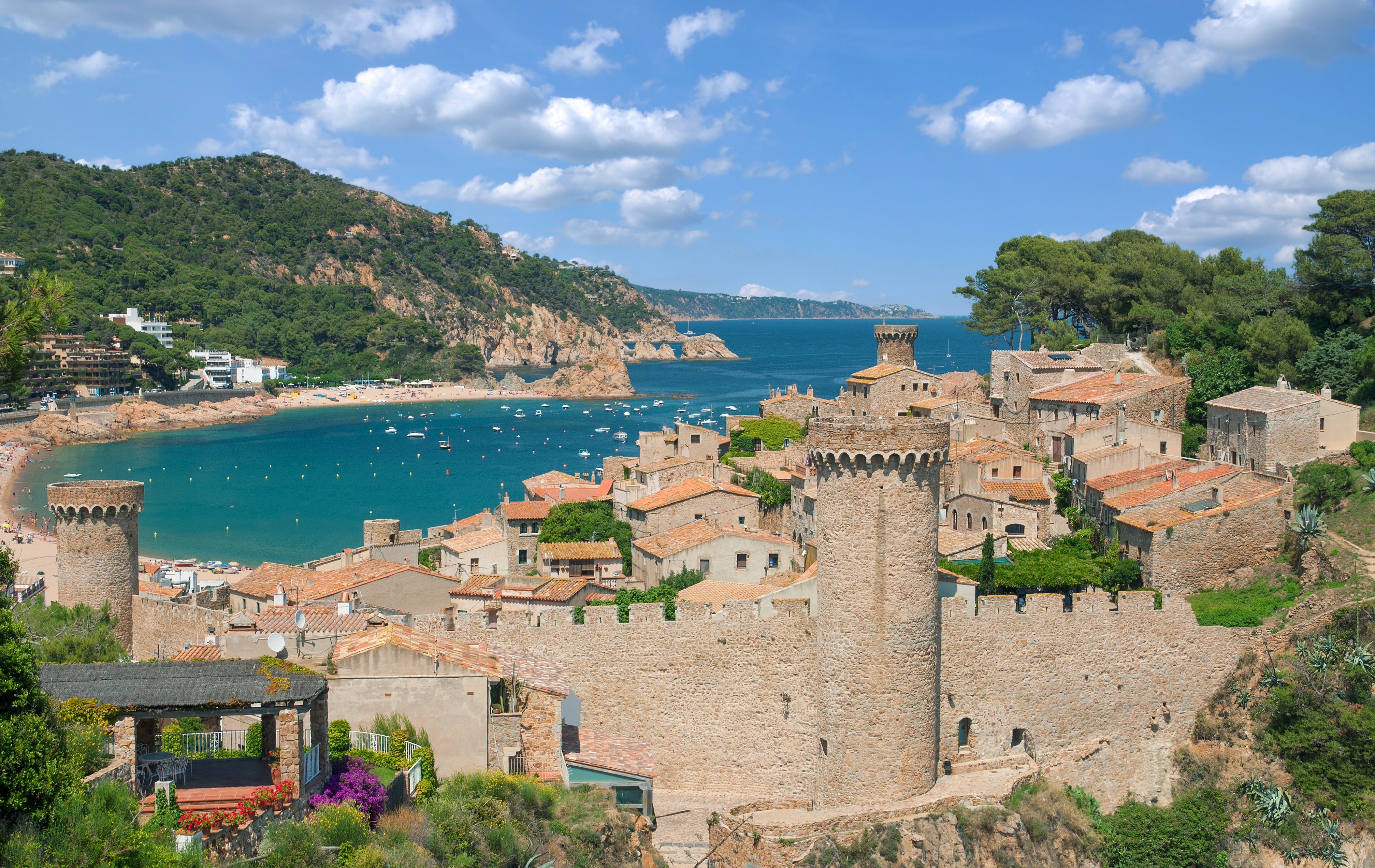 Excursión a Girona y Tossa de Mar desde Barcelona