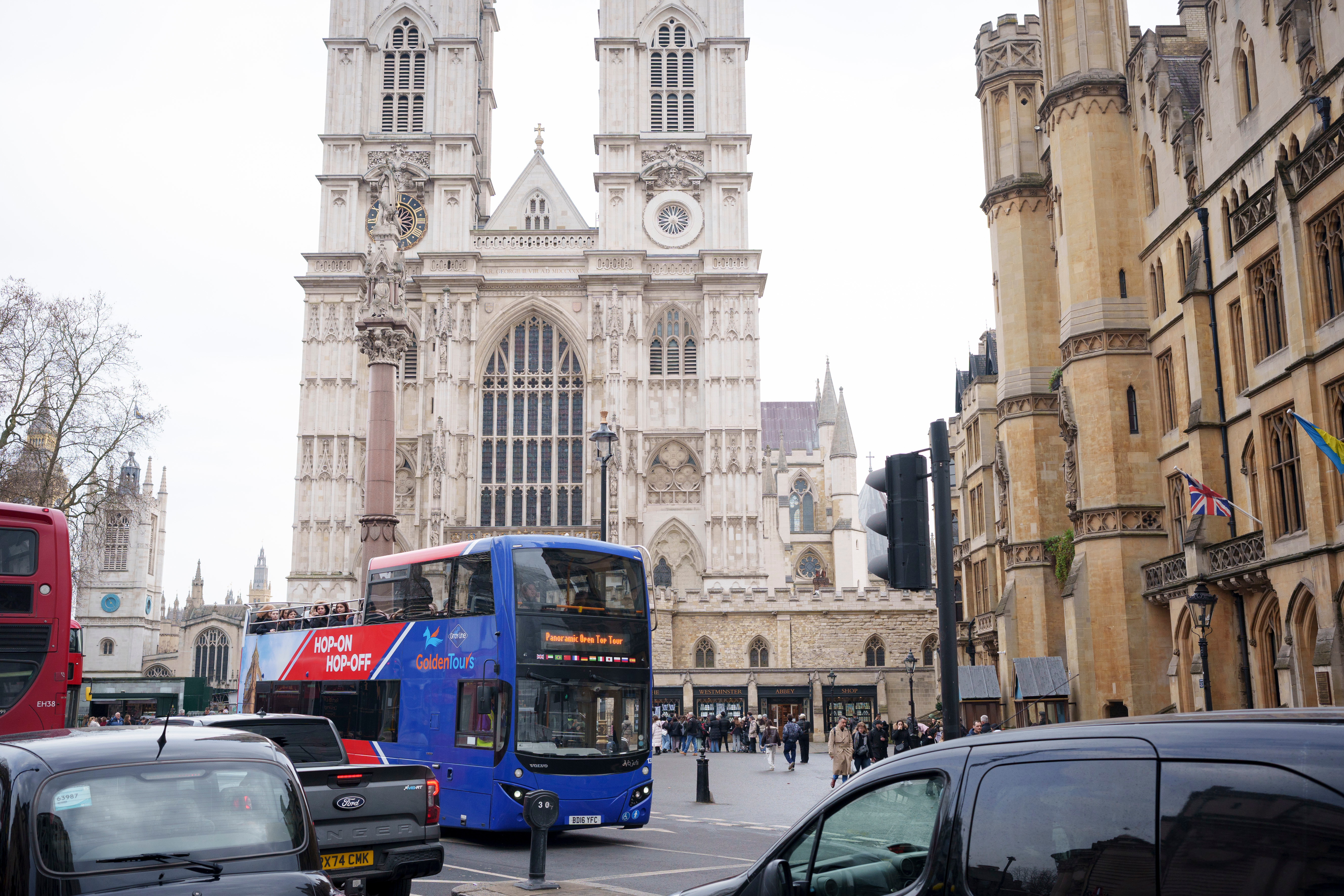 Hop-on Hop-off London Bus Tour & Westminster Abbey – Image 2 | WeShare