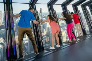 360 CHICAGO TILT & View