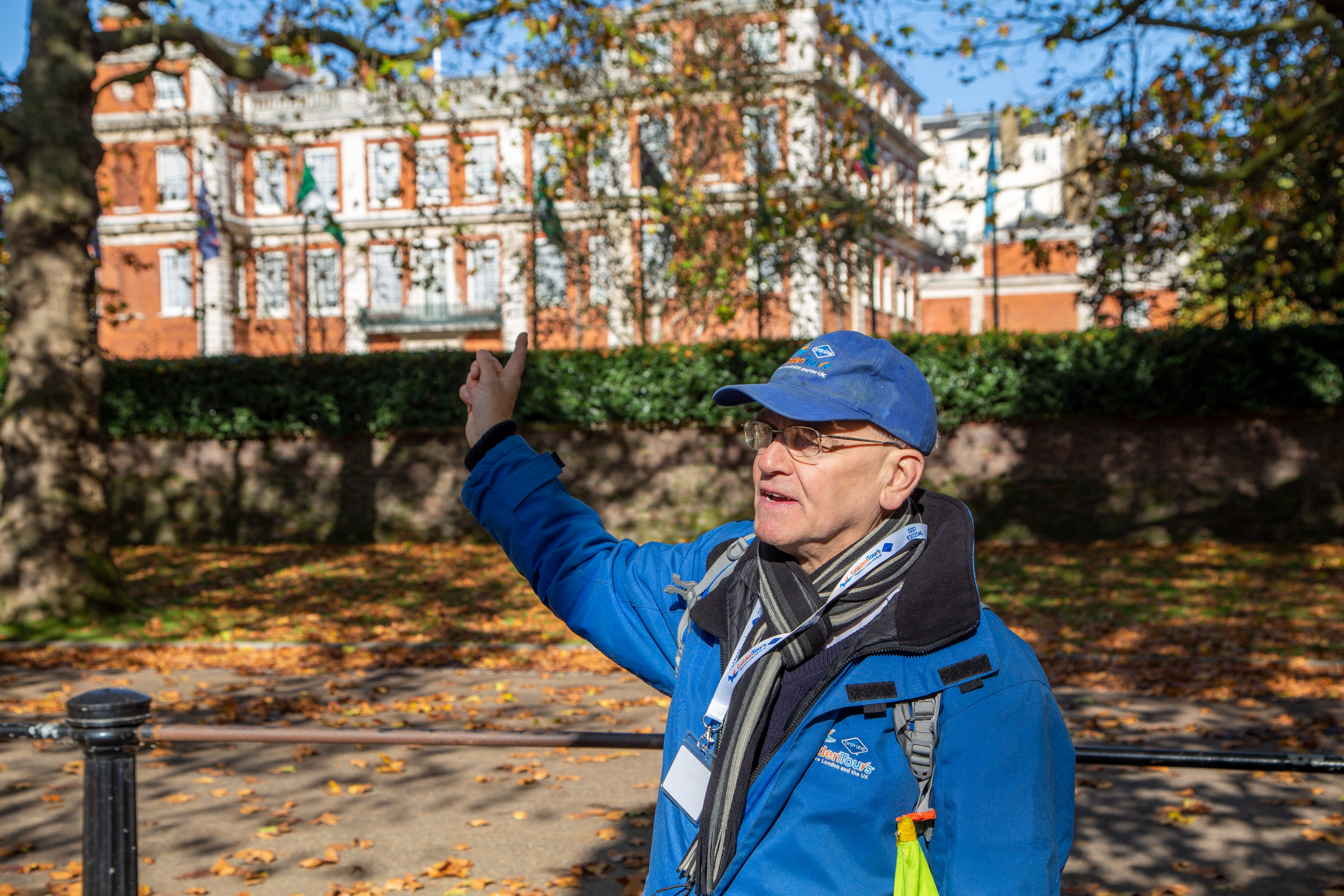 Royal London Walking Tour with entry to Buckingham Palace. - Image 3 | WeShare