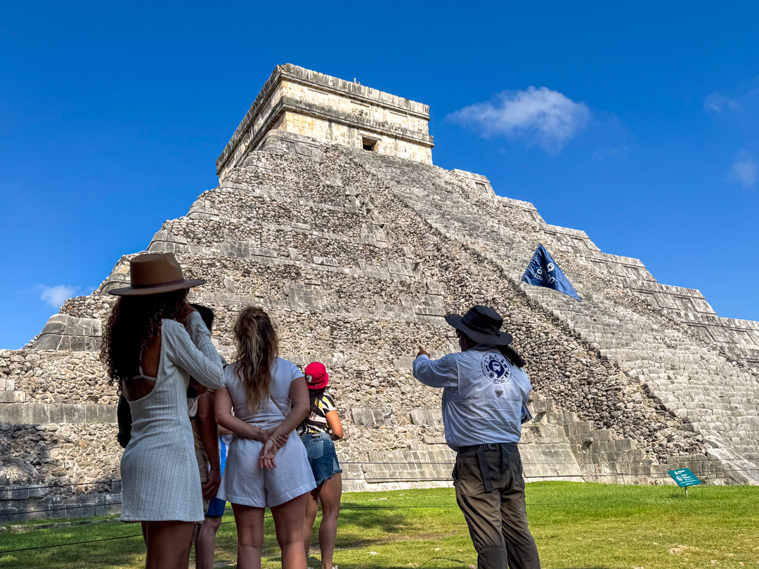 Chichen Itza On-Site Guided Tour with Professional Guide