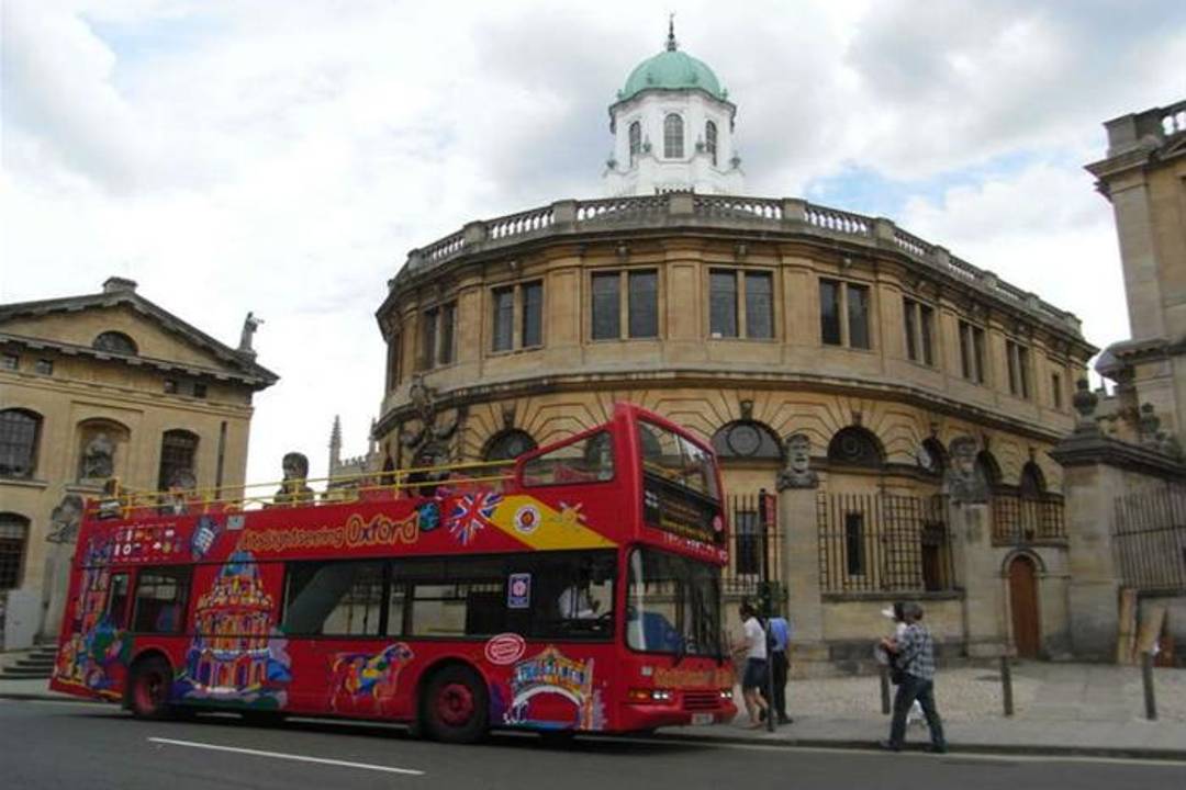 Day Trip to Oxford by Rail with Open Top Bus Tour – Image 1 | WeShare