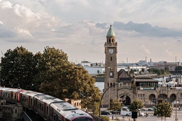 HAMBURG HIGHLIGHTS BIKE TOUR