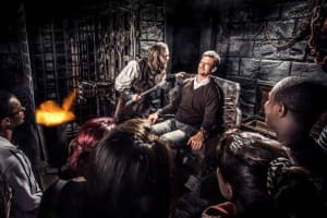 Hop-on Hop-off London Bus Tour & The London Dungeon