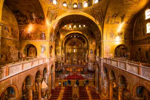 Venice: Saint Mark's Basilica w Terrace Semi-Private Group Guided Tour in English