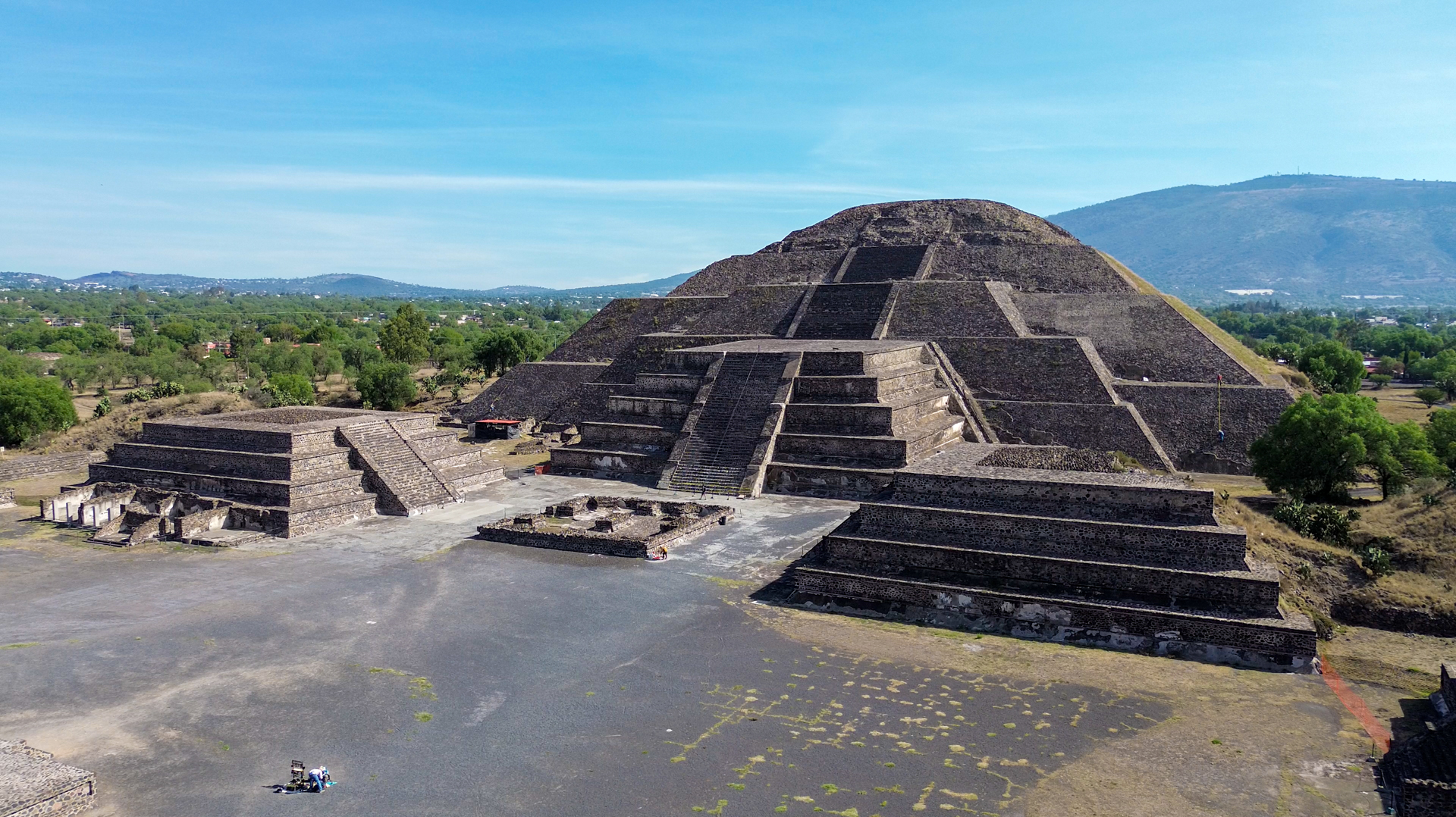 Combo Tour: Teotihuacan y Basílica de Guadalupe & Xochimilco, Coyoacán y Frida Kahlo