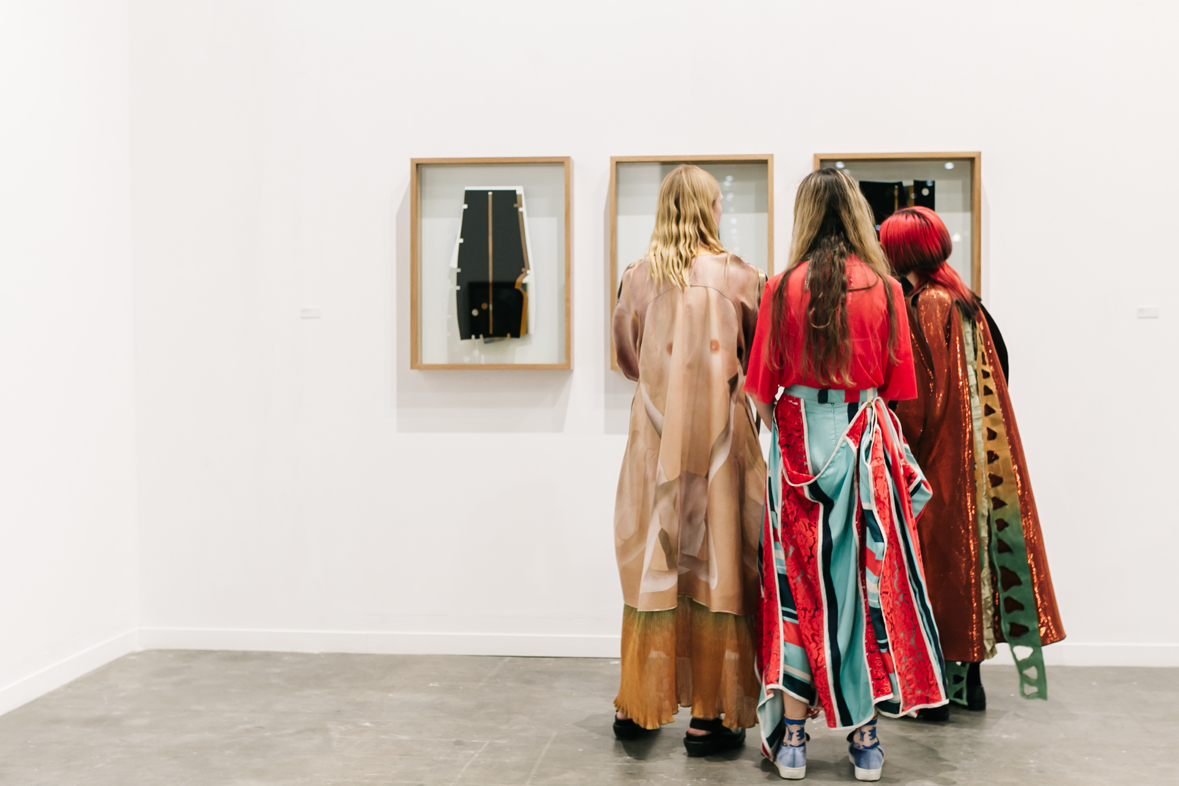 Fashion and Reflection: A Gallery Encounter