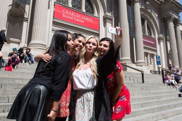 The Met on Gossip Girl Sites Tour New York City