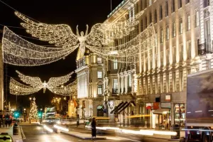 Christmas Lights London by Night Tour with Live Guide