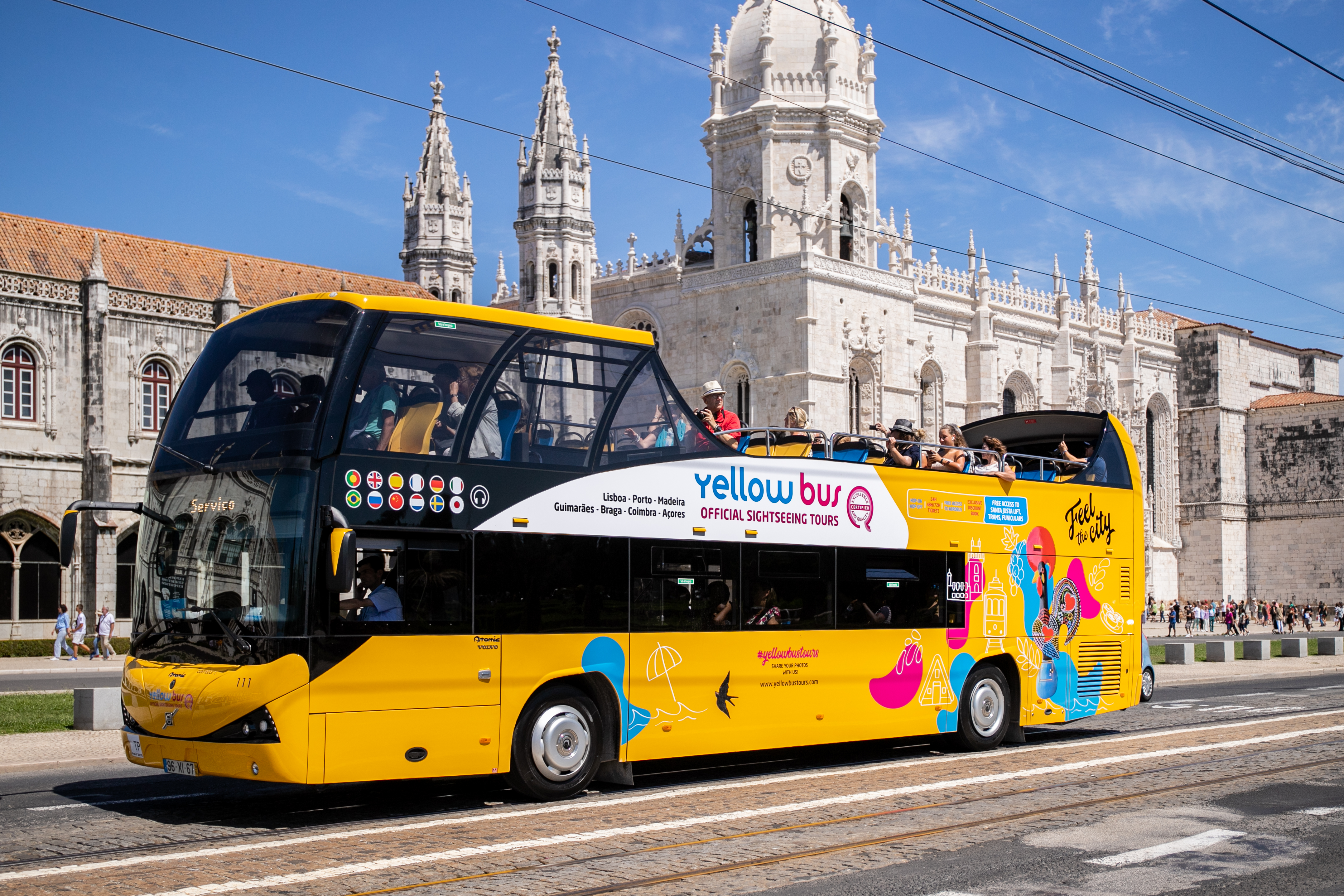 city tour lisbon yellow bus